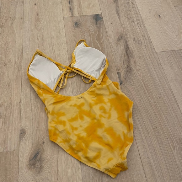 Pink by VS yellow one-piece - Picture 5 of 7